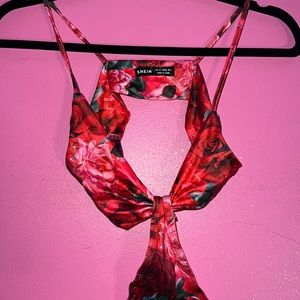 XS SHEIN RED FLORAL MID DRIFT CUT DRESS🍒🌹✨